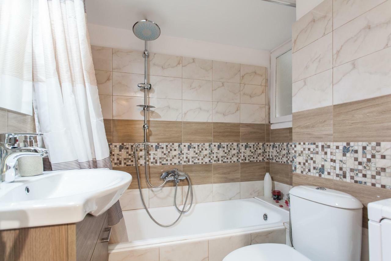 Central, Quiet, Cozy, Very Clean Private Apartment Close To Acropolis Athena Bagian luar foto