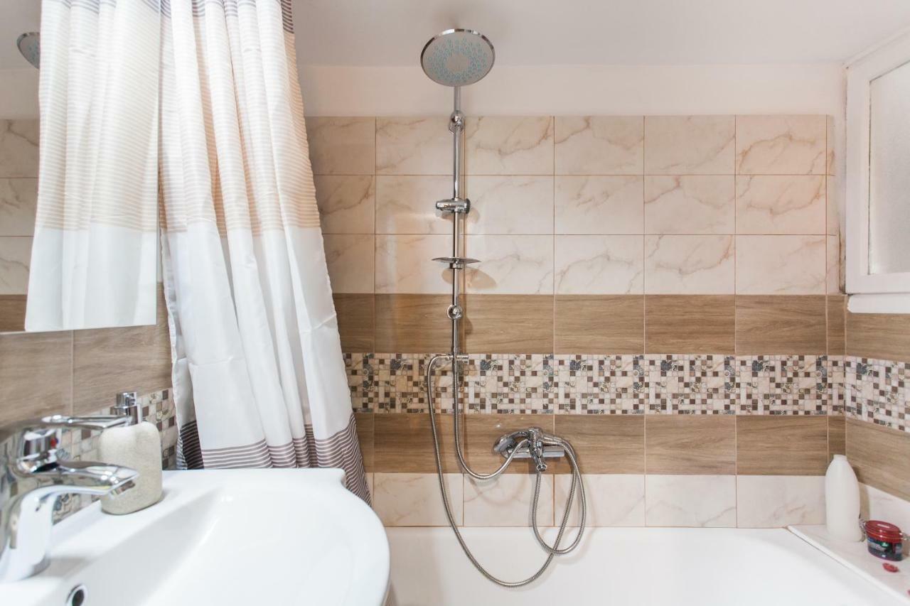 Central, Quiet, Cozy, Very Clean Private Apartment Close To Acropolis Athena Bagian luar foto