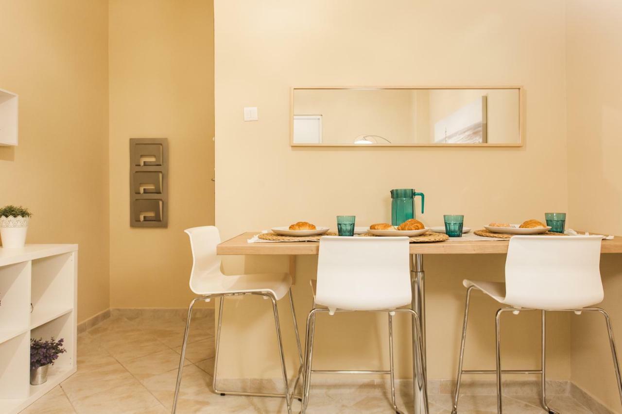 Central, Quiet, Cozy, Very Clean Private Apartment Close To Acropolis Athena Bagian luar foto